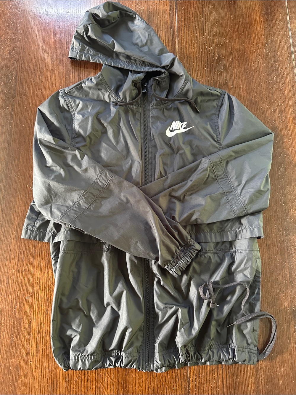 Nike Sportswear Repel Women's Woven Jacket Small Black full Zip Windbreaker 2019